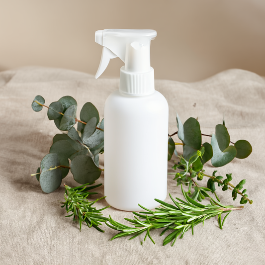 Natural flea & tick spray with botanicals