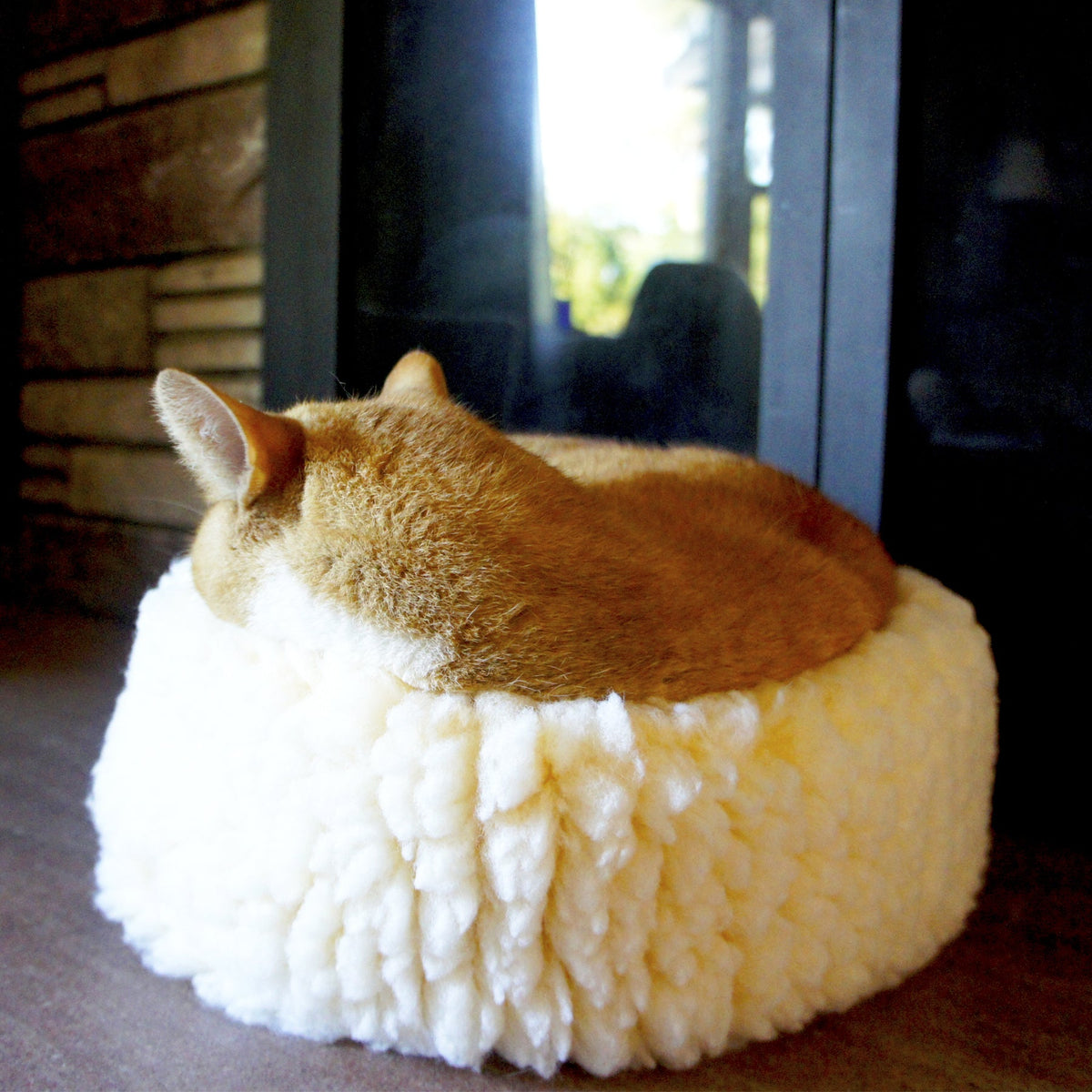 HuggleFleece HuggleSnuggler round fleece cat bed